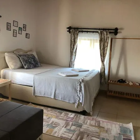 Radika Kir Evi منزل ريفي بوزجادا